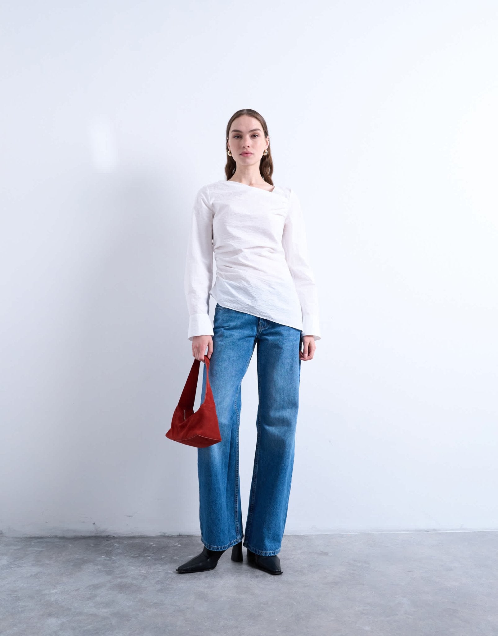Topshop Ember low rise straight leg jean in vintage blue - ASOS Sample Sale
