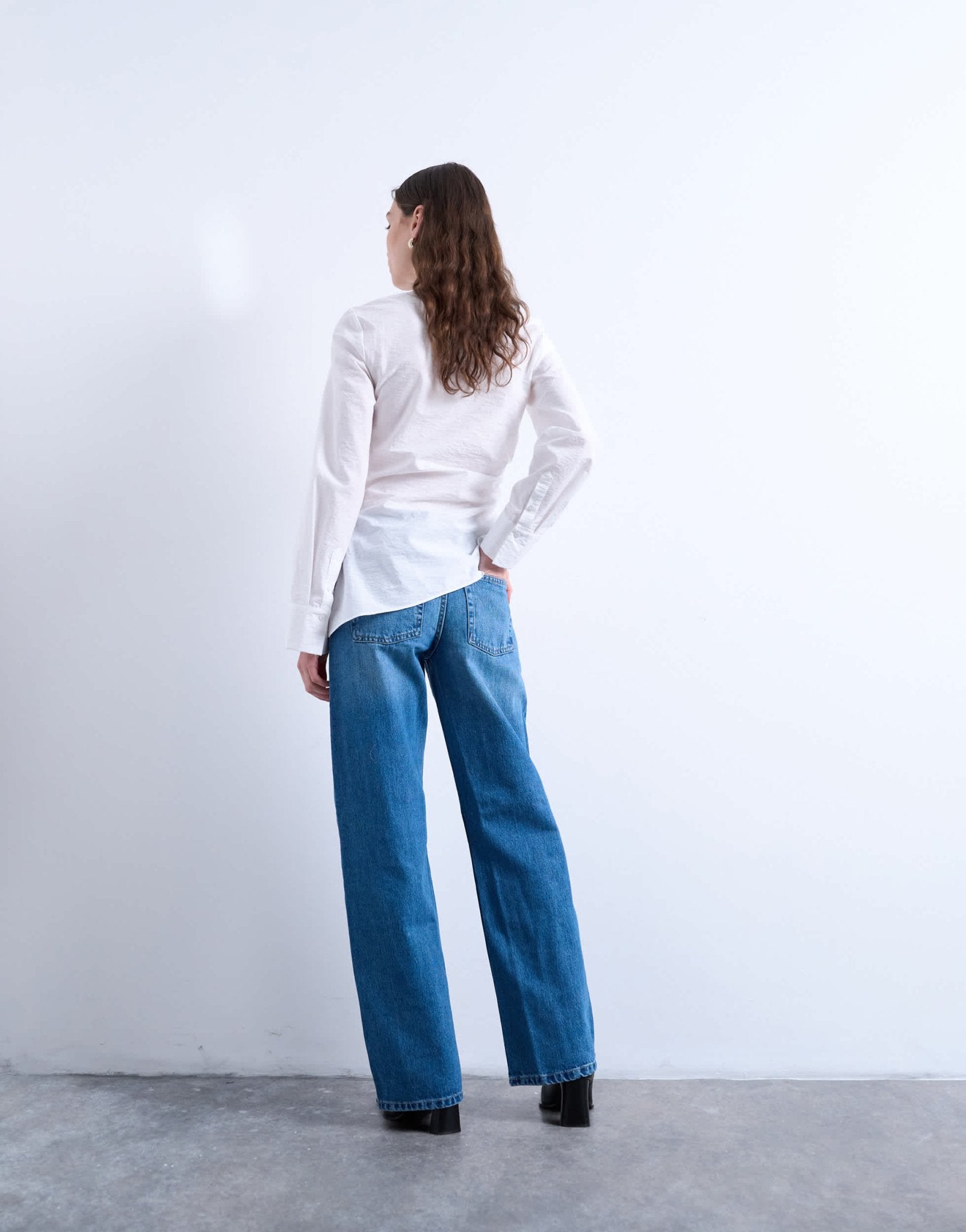 Topshop Ember low rise straight leg jean in vintage blue - ASOS Sample Sale
