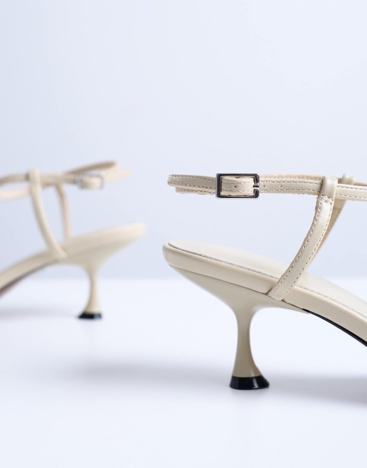 Topshop Imani toe thong mid heel in off white - ASOS Sample Sale