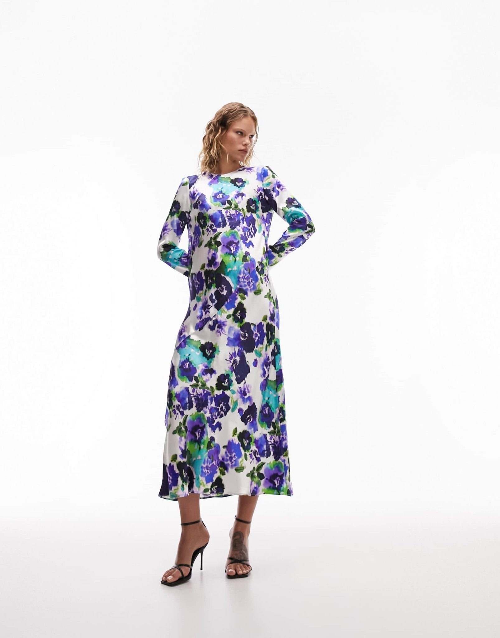 Topshop Lea premium long sleeve maxi dress in floral print - ASOS Sample Sale