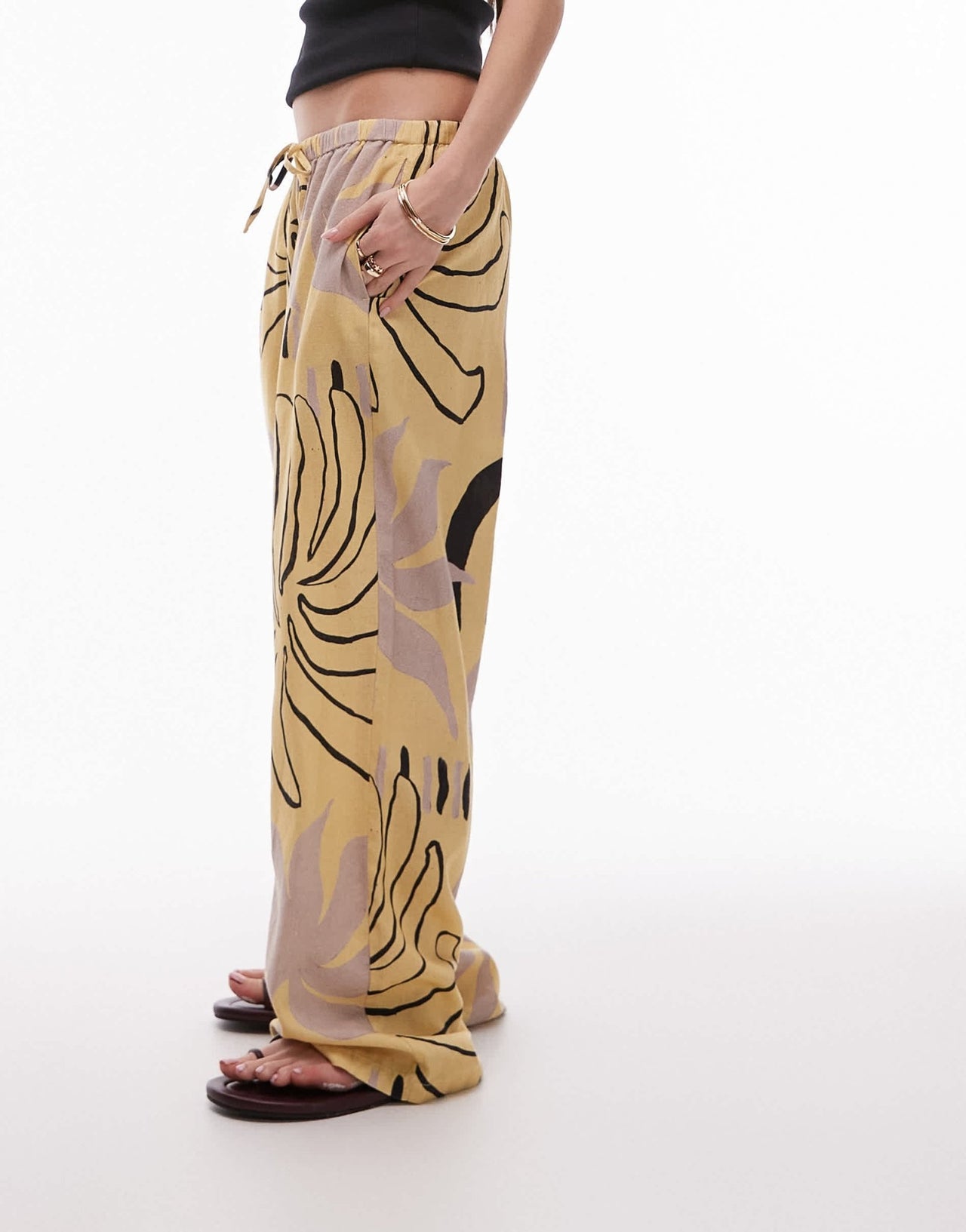 Topshop linen straight leg buttermilk abstract print trouser in mono - ASOS Sample Sale