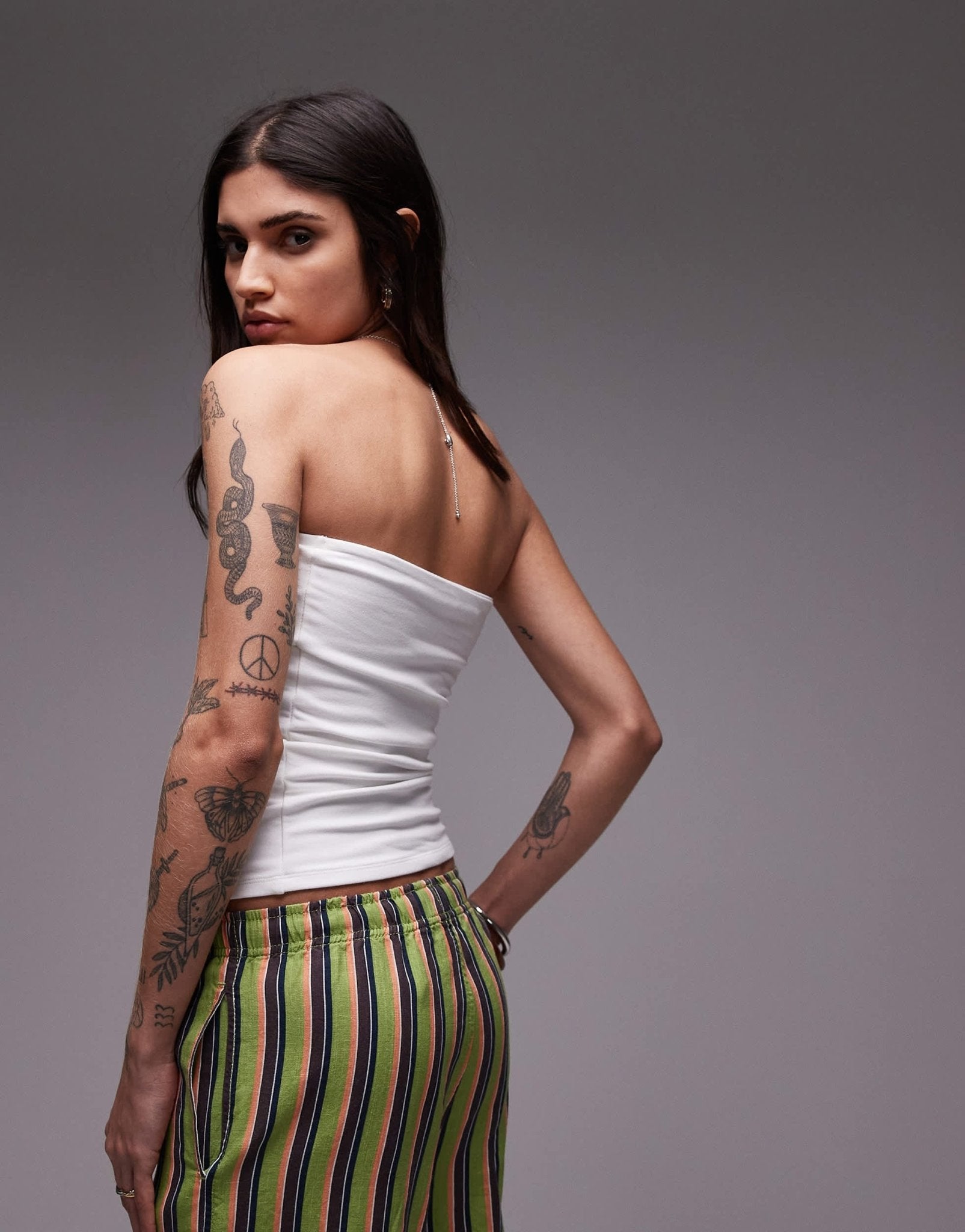 Topshop longline bandeau in white - ASOS Sample Sale