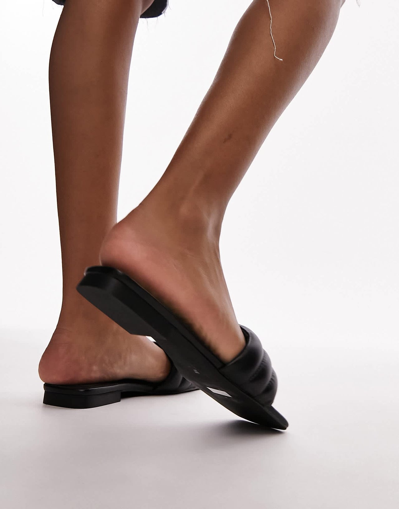 Topshop Pampas Padded Flat Sandal in Black - ASOS Sample Sale