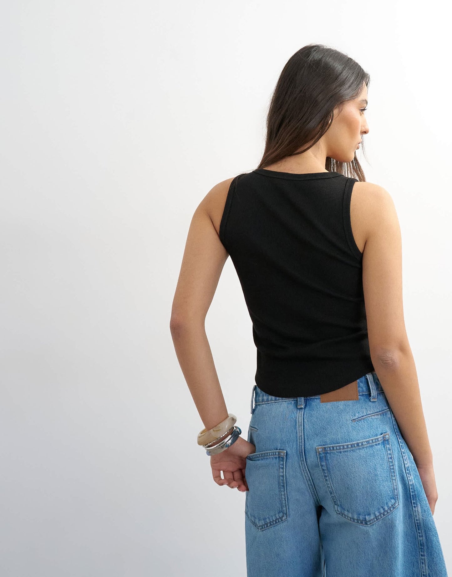 Topshop rib scoop curve hem vest in black - ASOS Sample Sale
