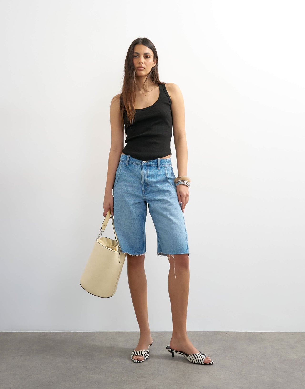 Topshop rib scoop curve hem vest in black - ASOS Sample Sale
