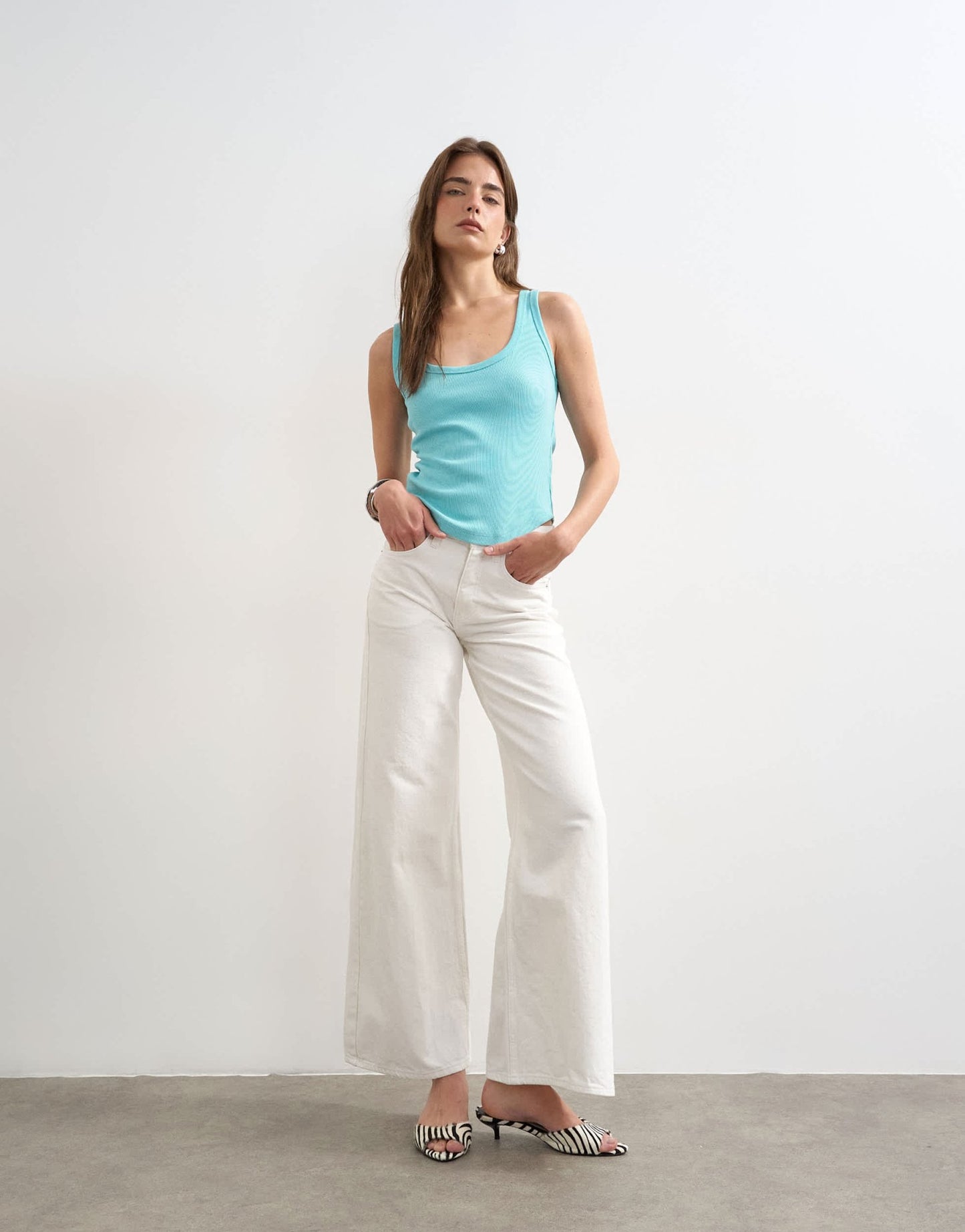 Topshop rib scoop curve hem vest in turquoise - ASOS Sample Sale
