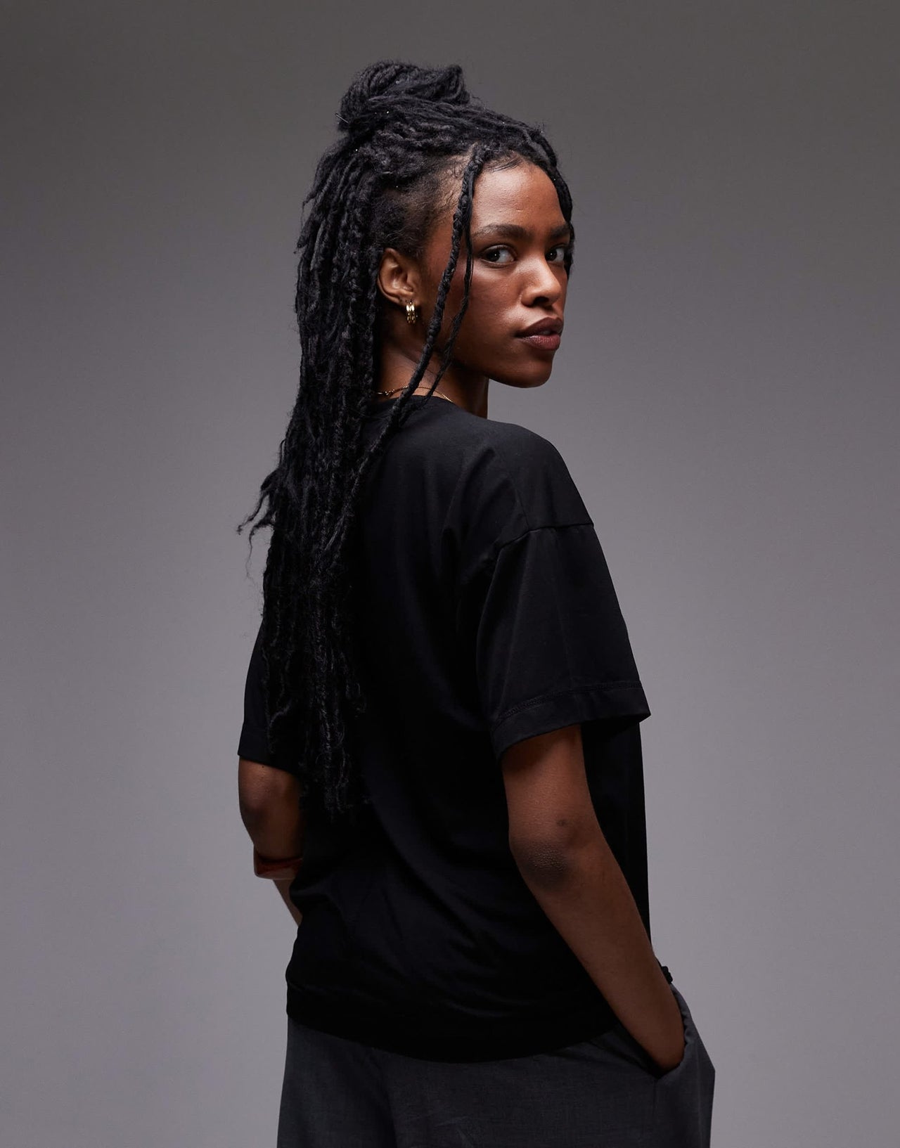 Topshop slouchy v neck tee in black - ASOS Sample Sale