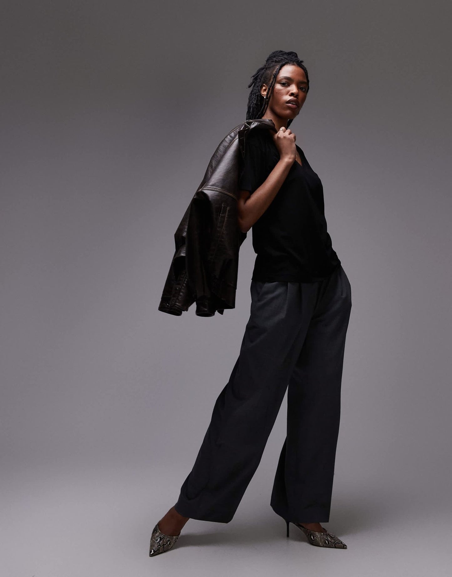 Topshop slouchy v neck tee in black - ASOS Sample Sale