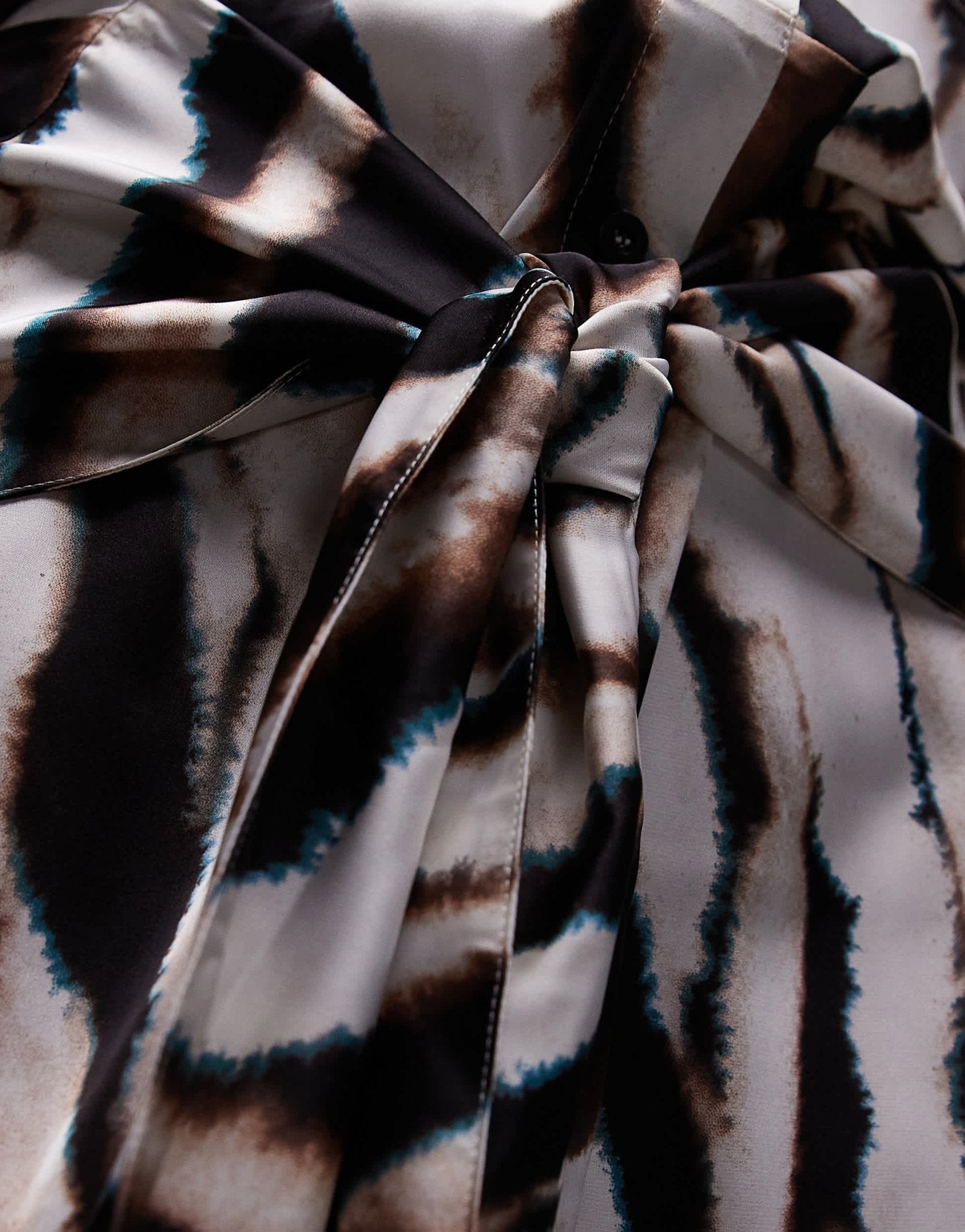 Topshop tie waist mini shirt dress in blurred animal - ASOS Sample Sale