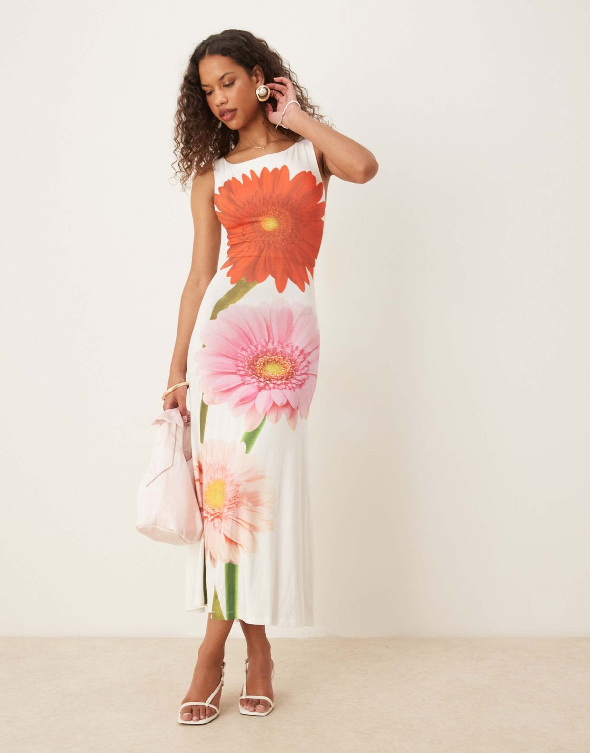 Tyler Mcgillivary gerbera flower bloom print midi shift dress in white - ASOS Sample Sale