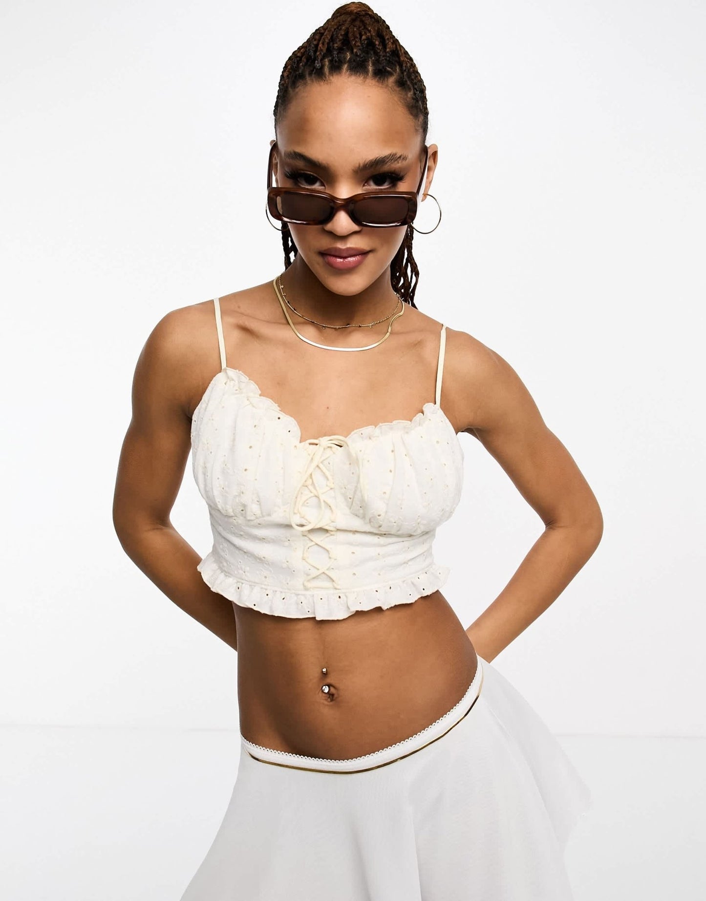 Urban Revivo bust detail crop cami in white - ASOS Sample Sale