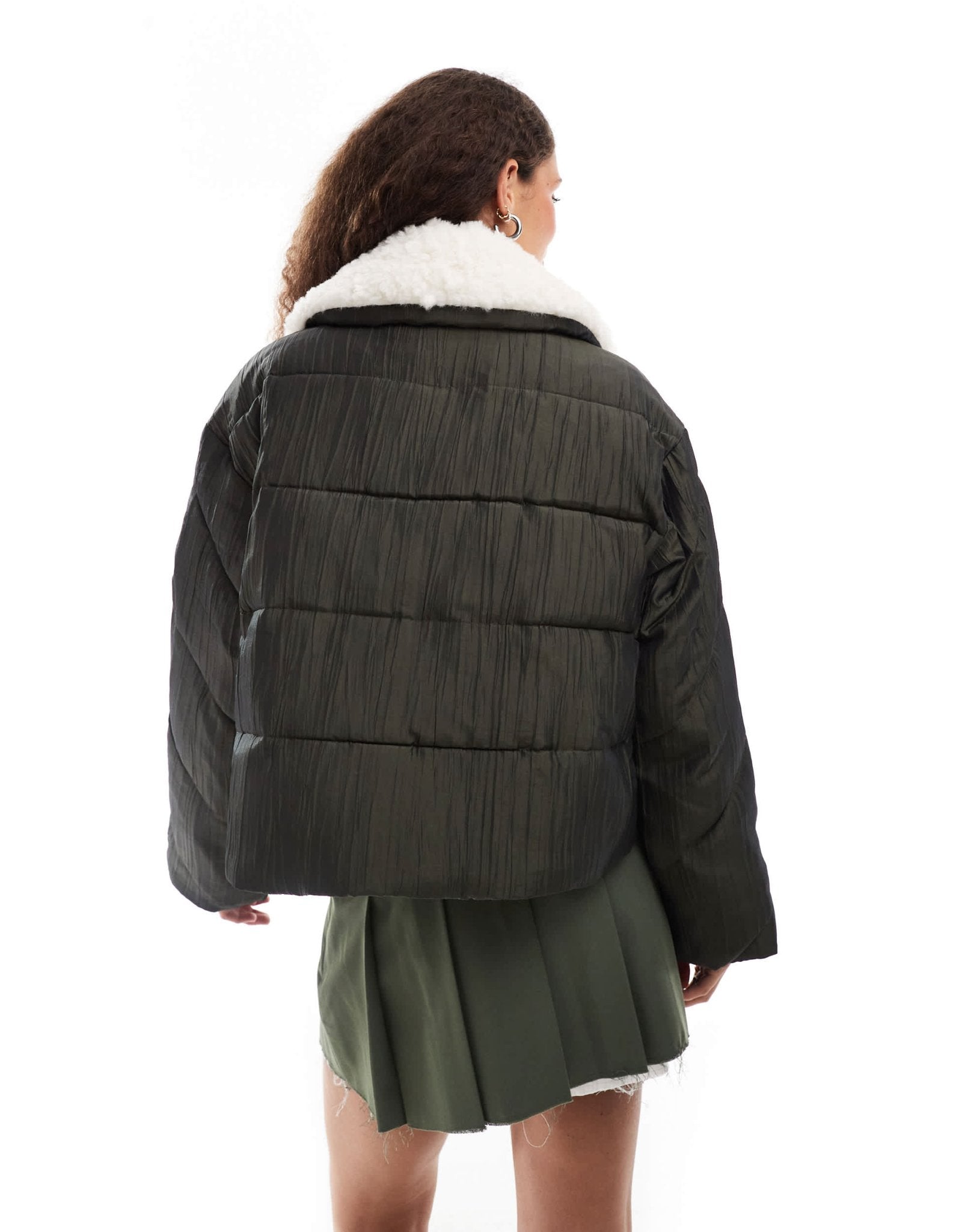 Urban Revivo iridescent high neck puffer jacket in deep green - ASOS Sample Sale