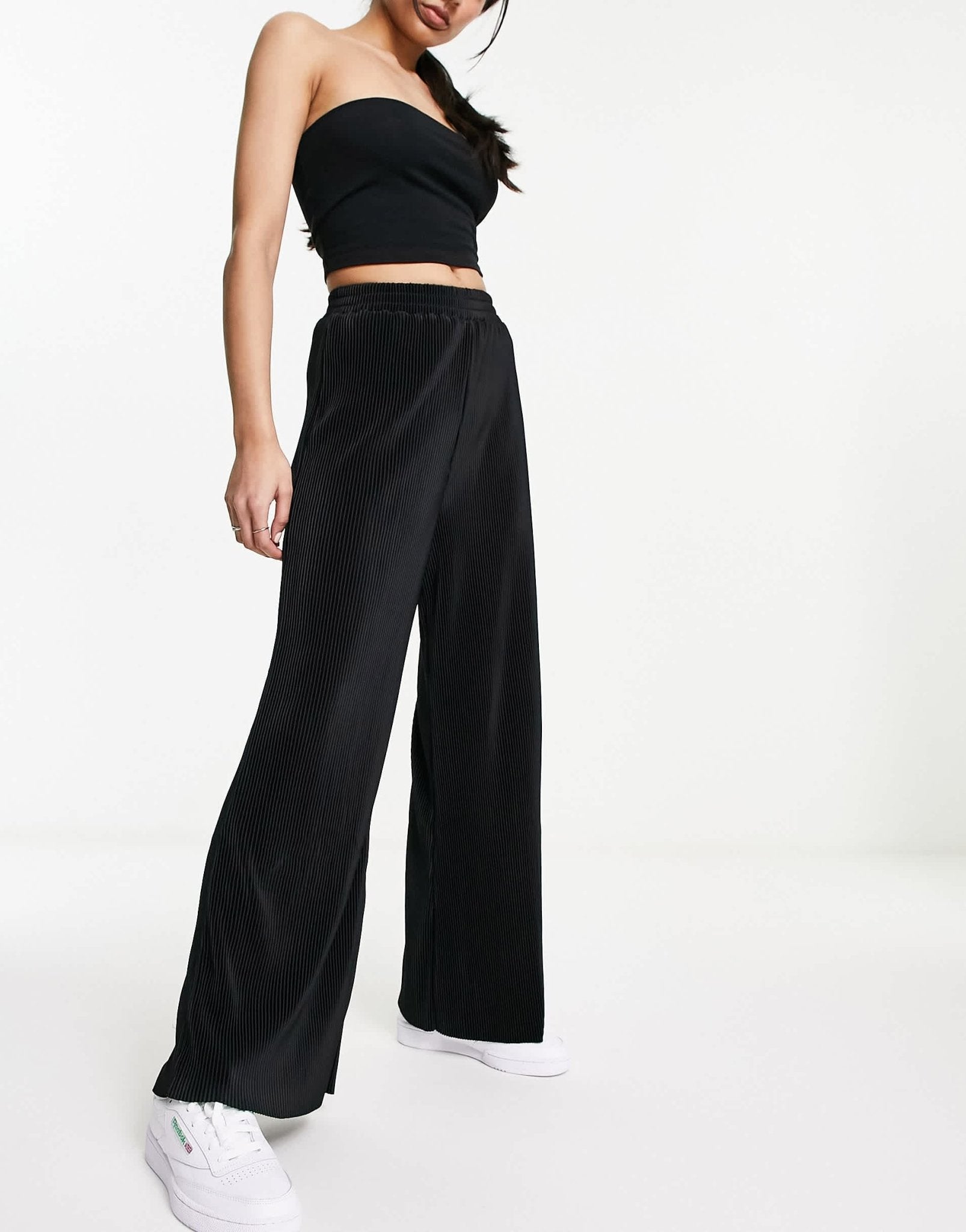 Urban Revivo plisse trousers in black - ASOS Sample Sale