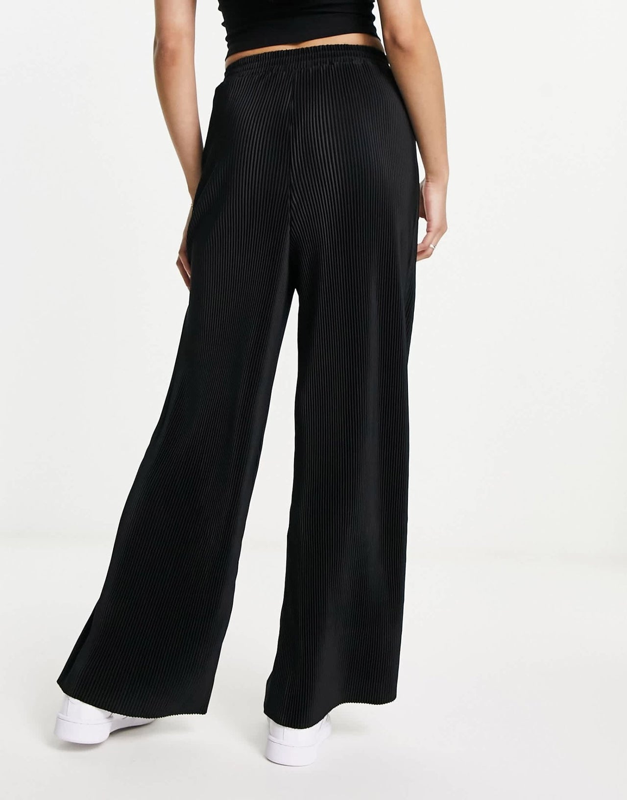 Urban Revivo plisse trousers in black - ASOS Sample Sale