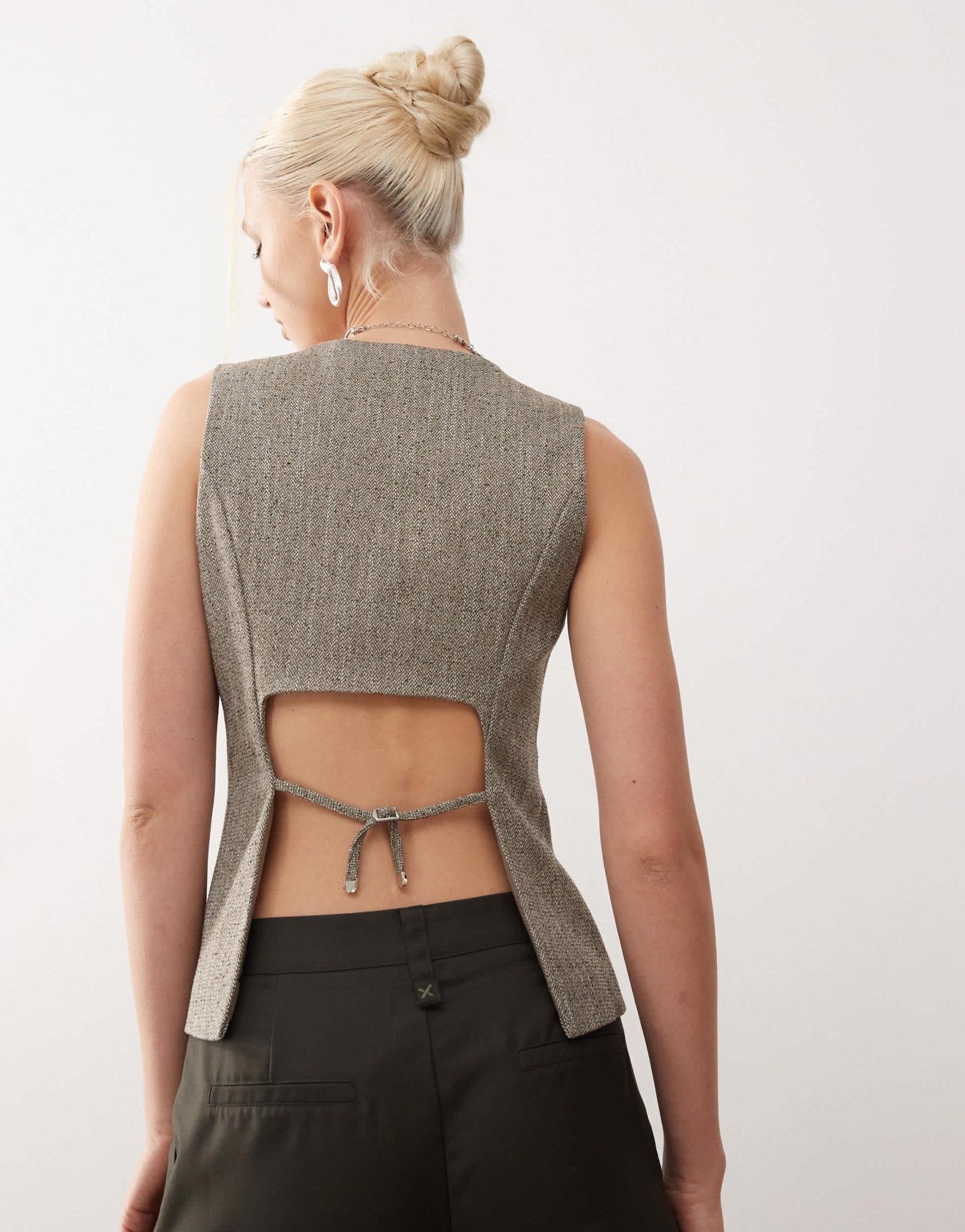 Urban Revivo textured waistcoat top in natural - ASOS Sample Sale