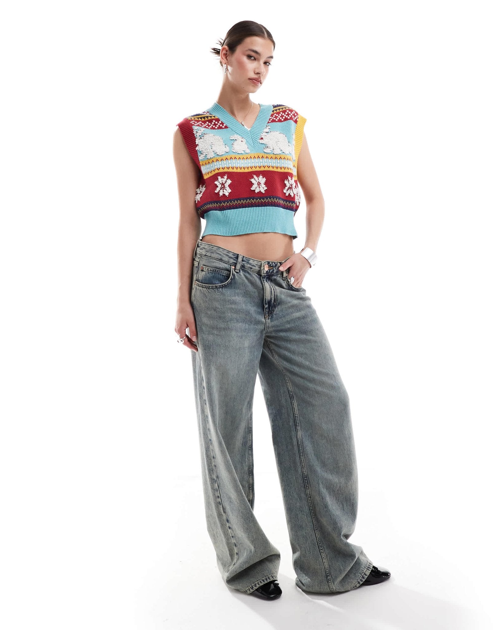 Urban Revivo v-neck rabbit intarsia knitted vest top in multi - ASOS Sample Sale