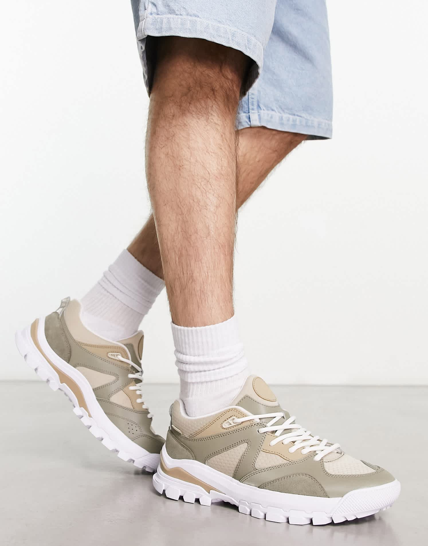 Vans AMZN trainers in beige - ASOS Sample Sale