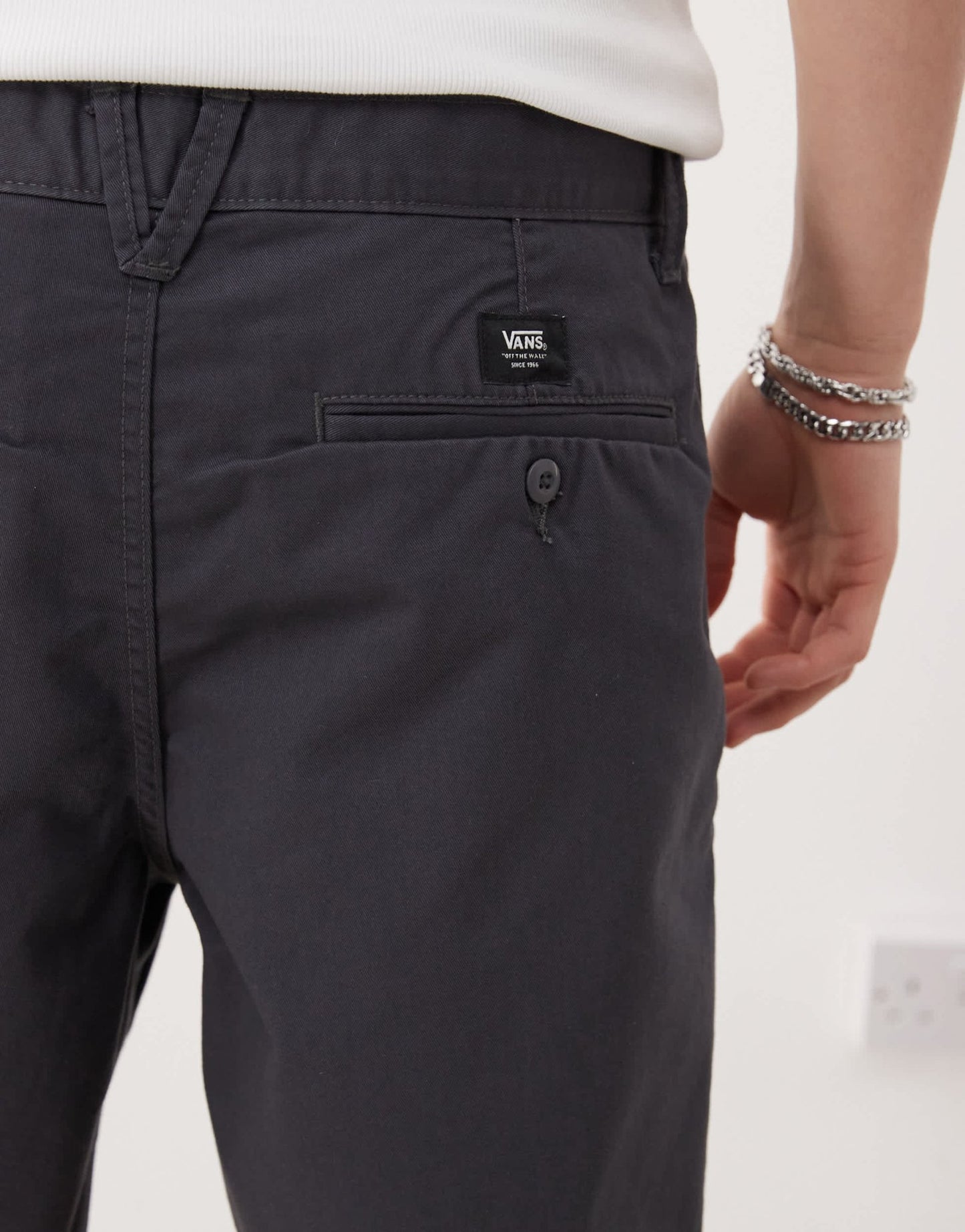 Vans authentic relaxed chino shorts in dark grey - ASOS Sample Sale