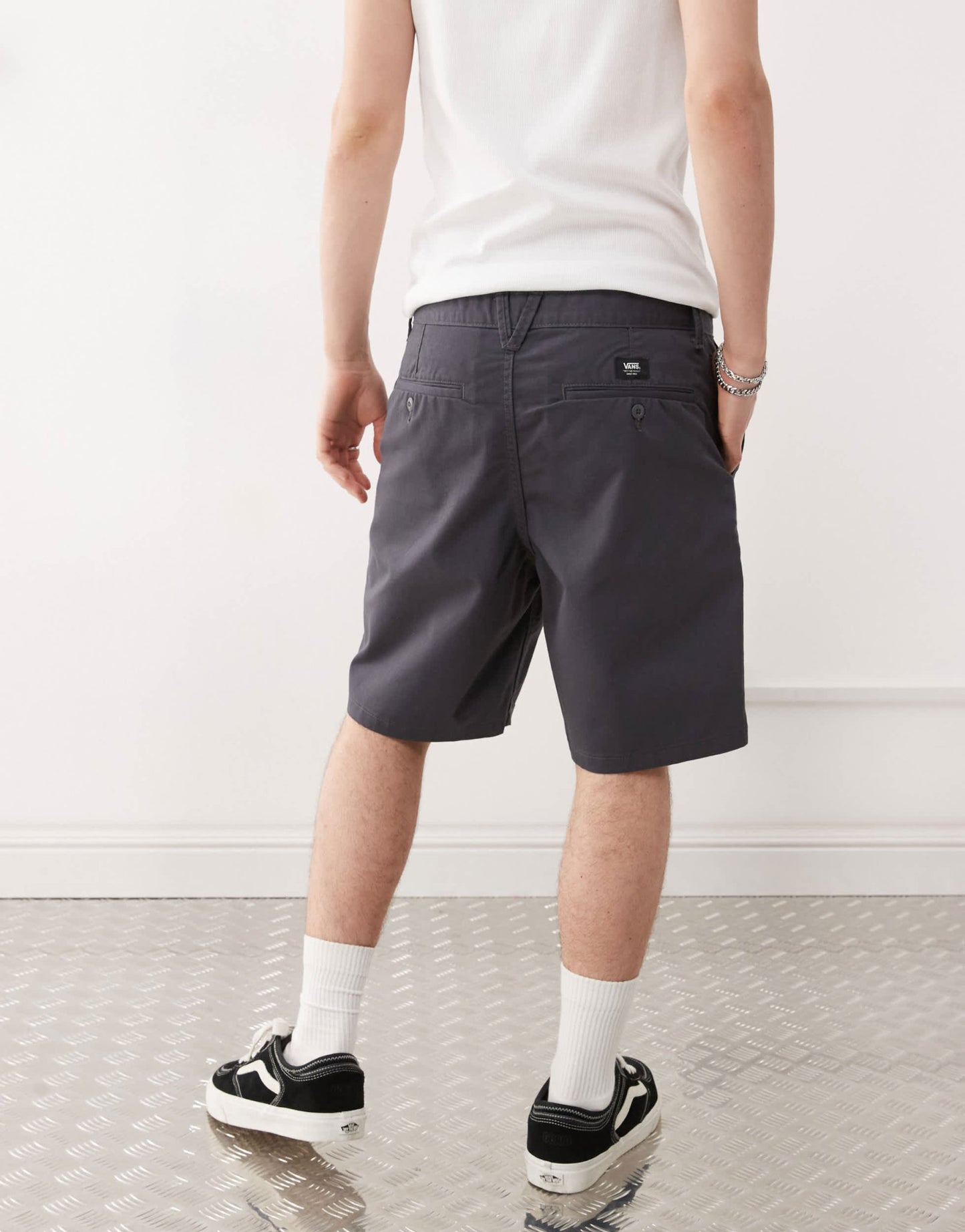 Vans authentic relaxed chino shorts in dark grey - ASOS Sample Sale