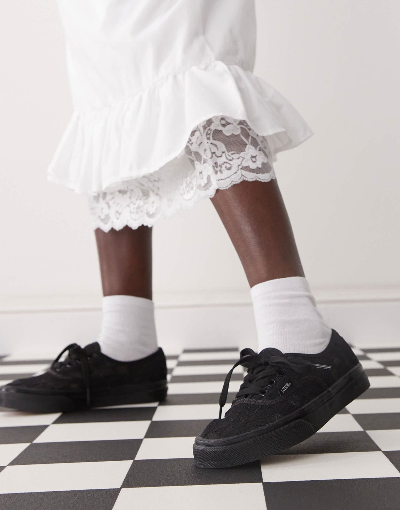 Vans Authentic trainers in black lace - ASOS Sample Sale