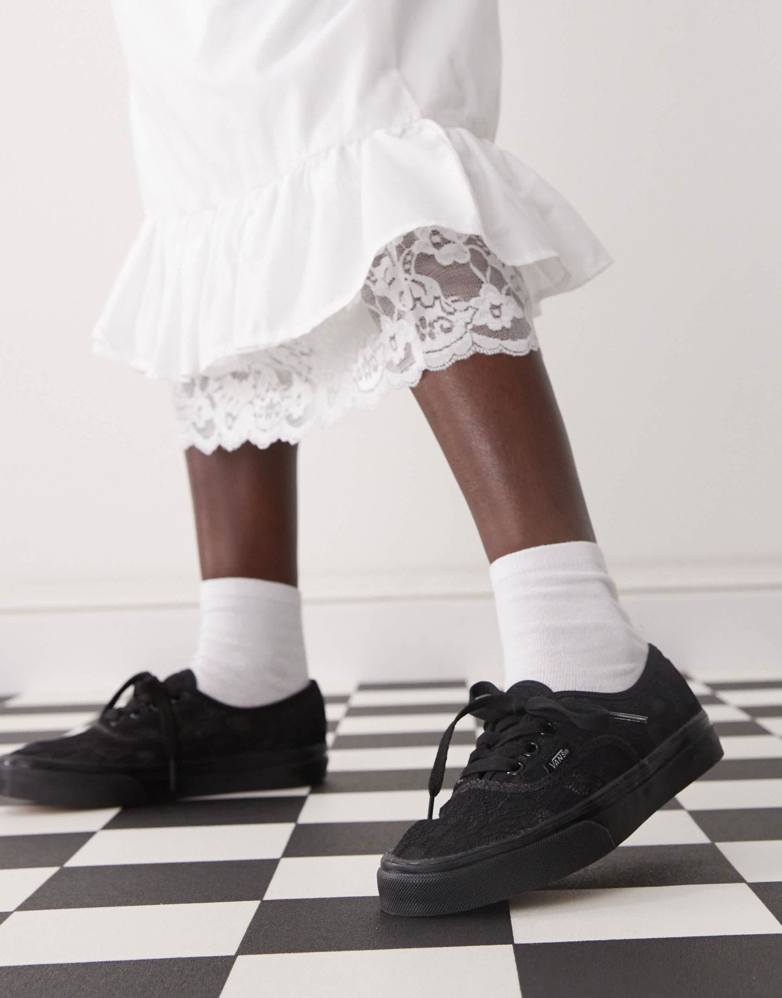 Vans Authentic trainers in black lace - ASOS Sample Sale