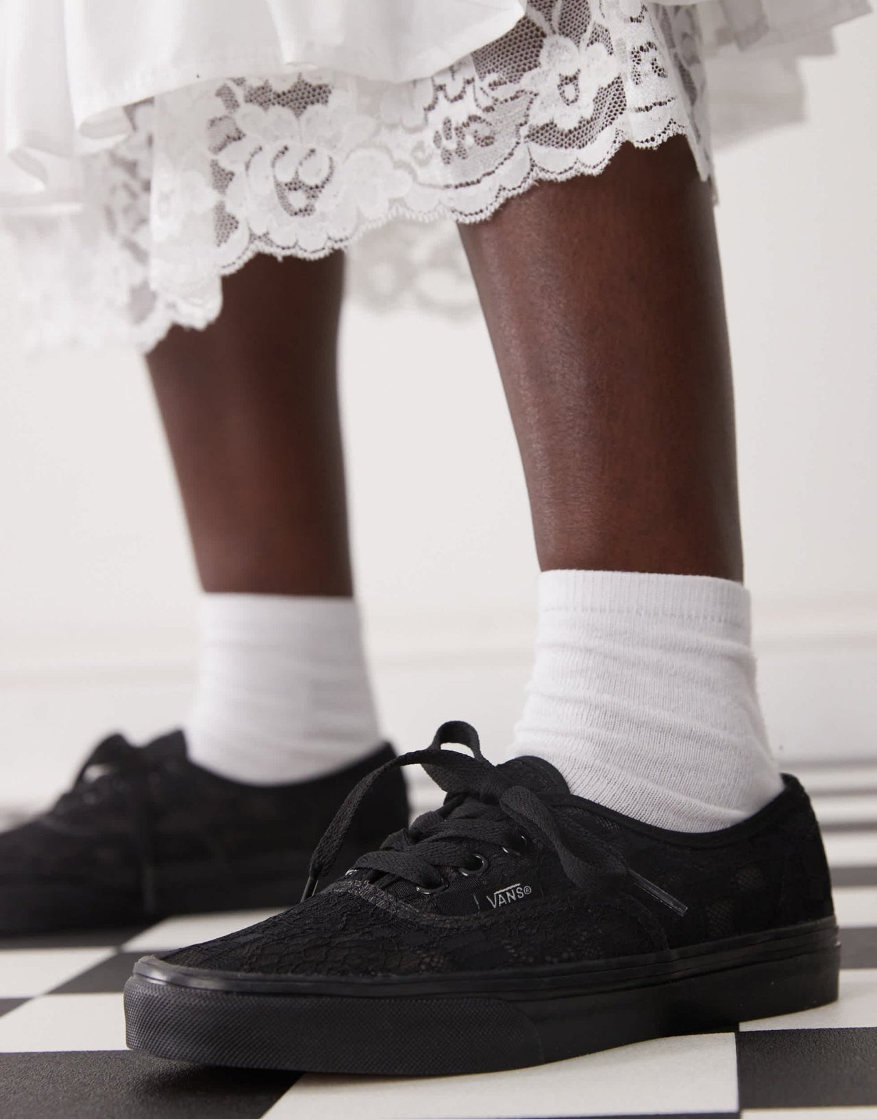 Vans Authentic trainers in black lace - ASOS Sample Sale