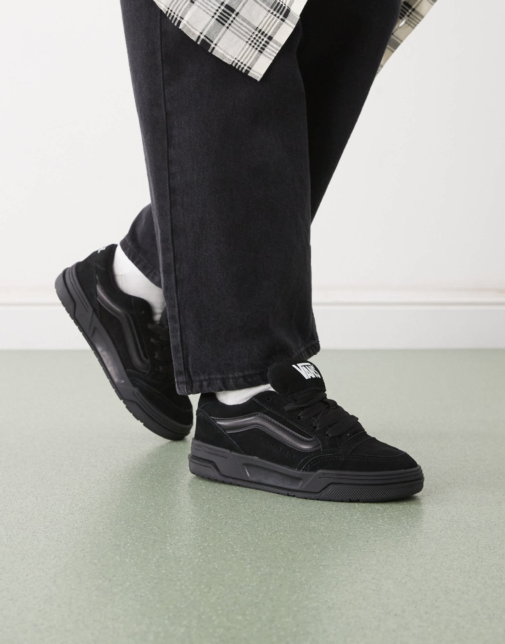 Vans hylane chunky suede trainers in triple black - ASOS Sample Sale