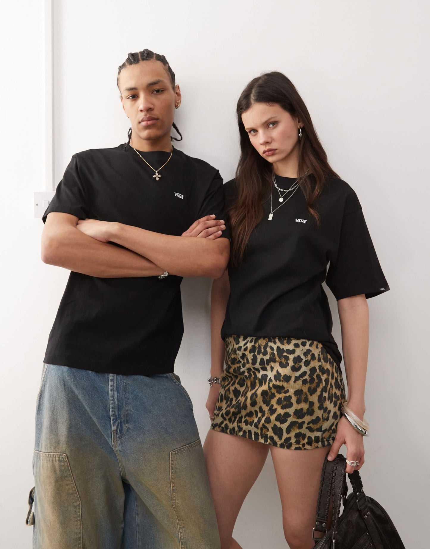 Vans left chest logo oversized fit t-shirt in black - ASOS Sample Sale