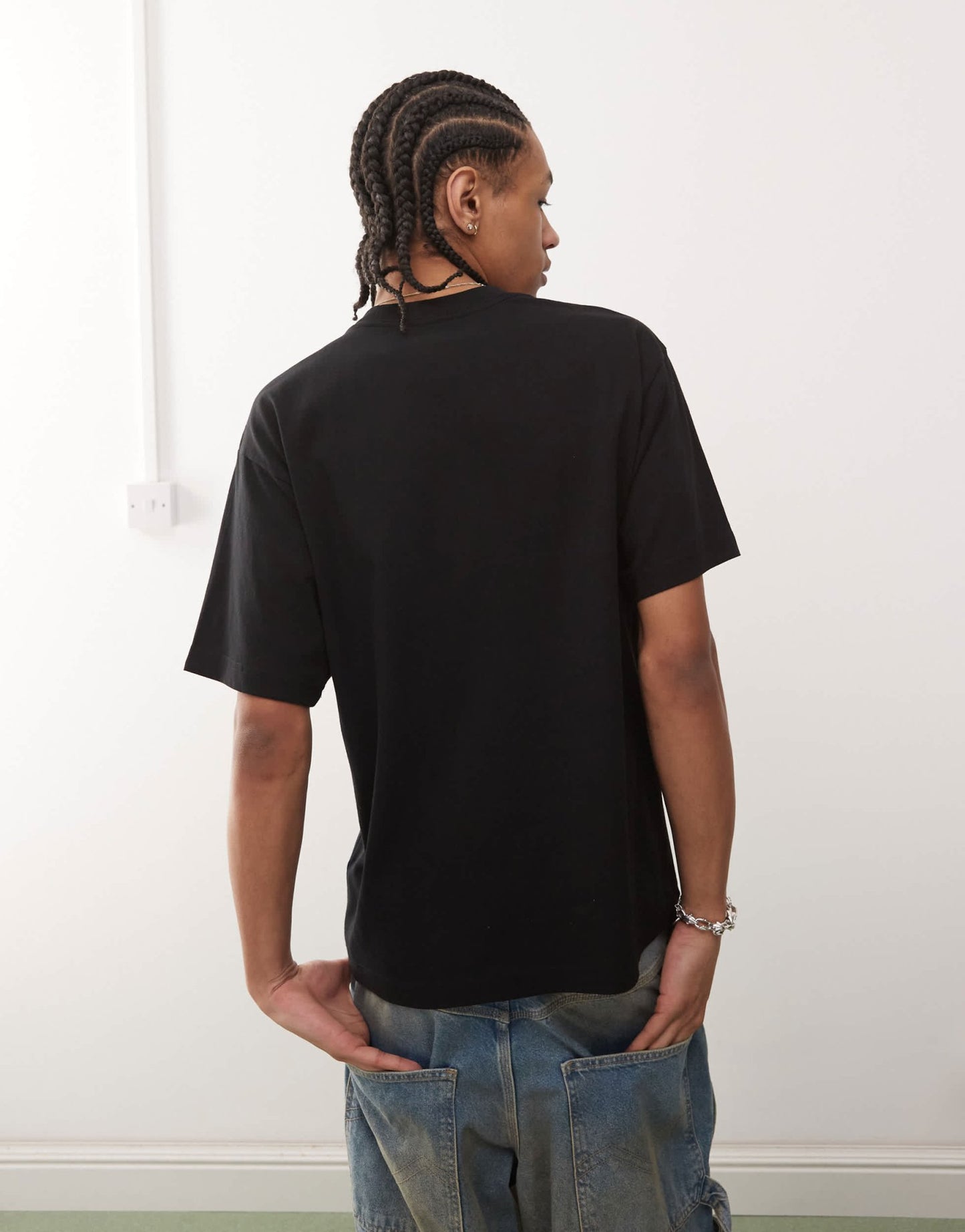 Vans left chest logo oversized fit t-shirt in black - ASOS Sample Sale