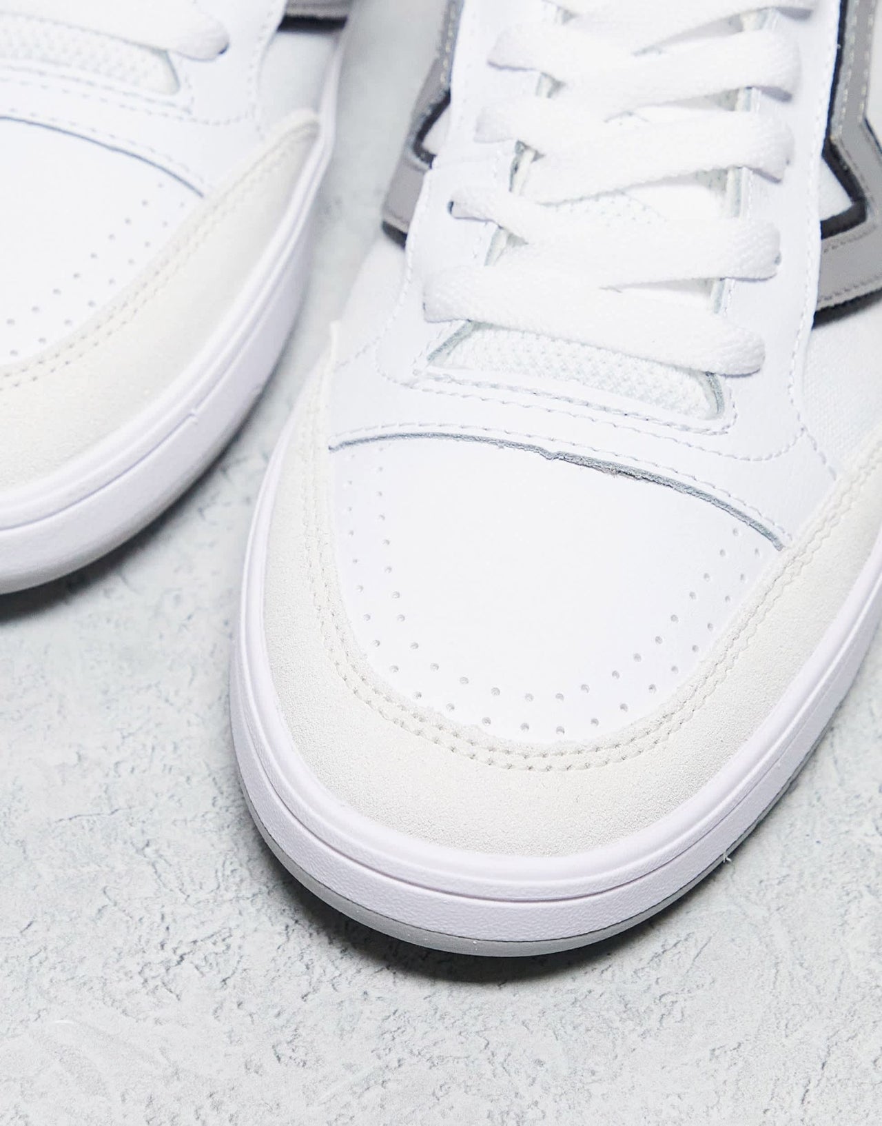 Vans Lowland trainers in white with grey side stripe - ASOS Sample Sale