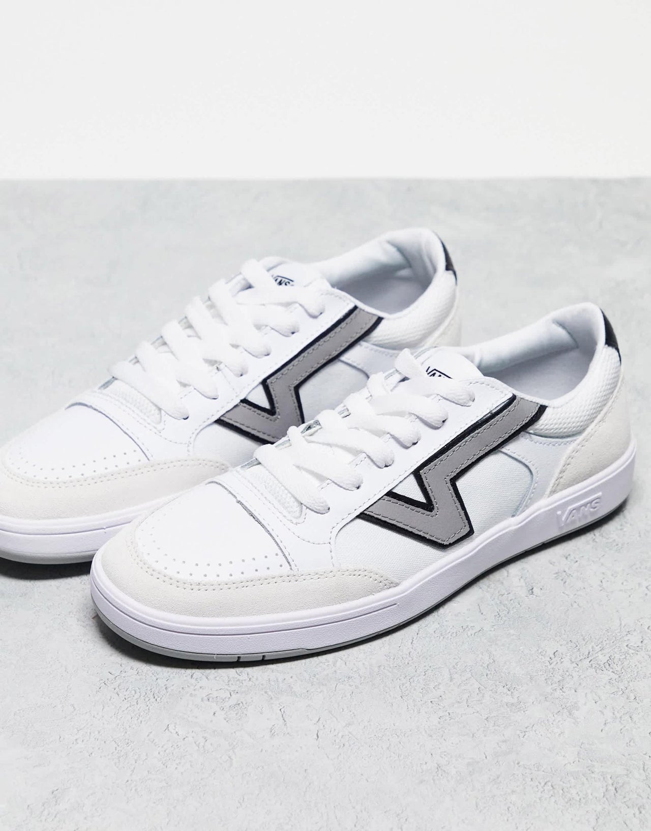 Vans Lowland trainers in white with grey side stripe - ASOS Sample Sale