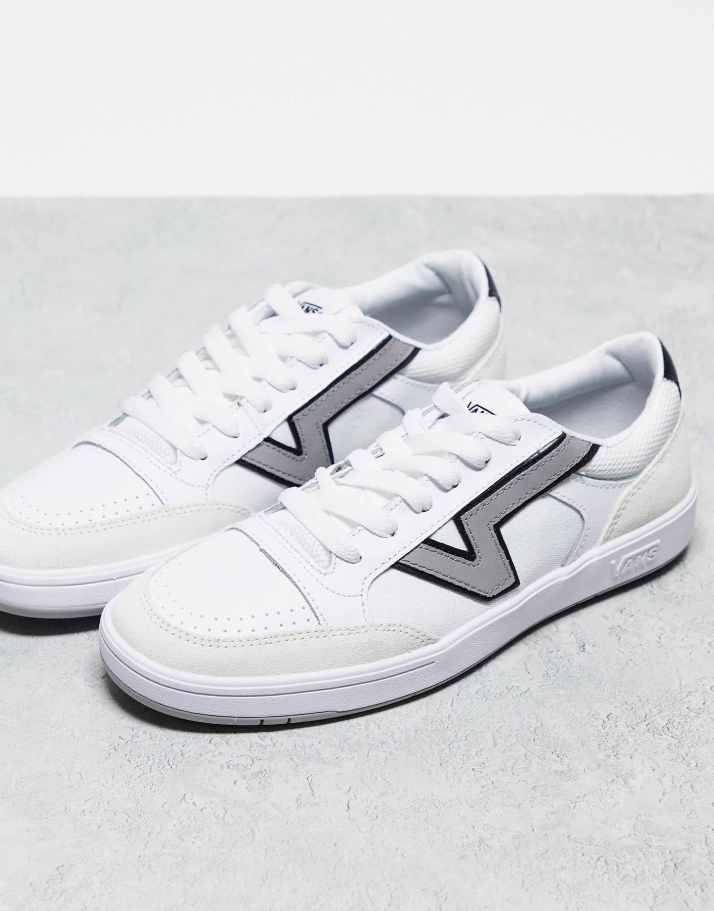 Vans Lowland trainers in white with grey side stripe - ASOS Sample Sale