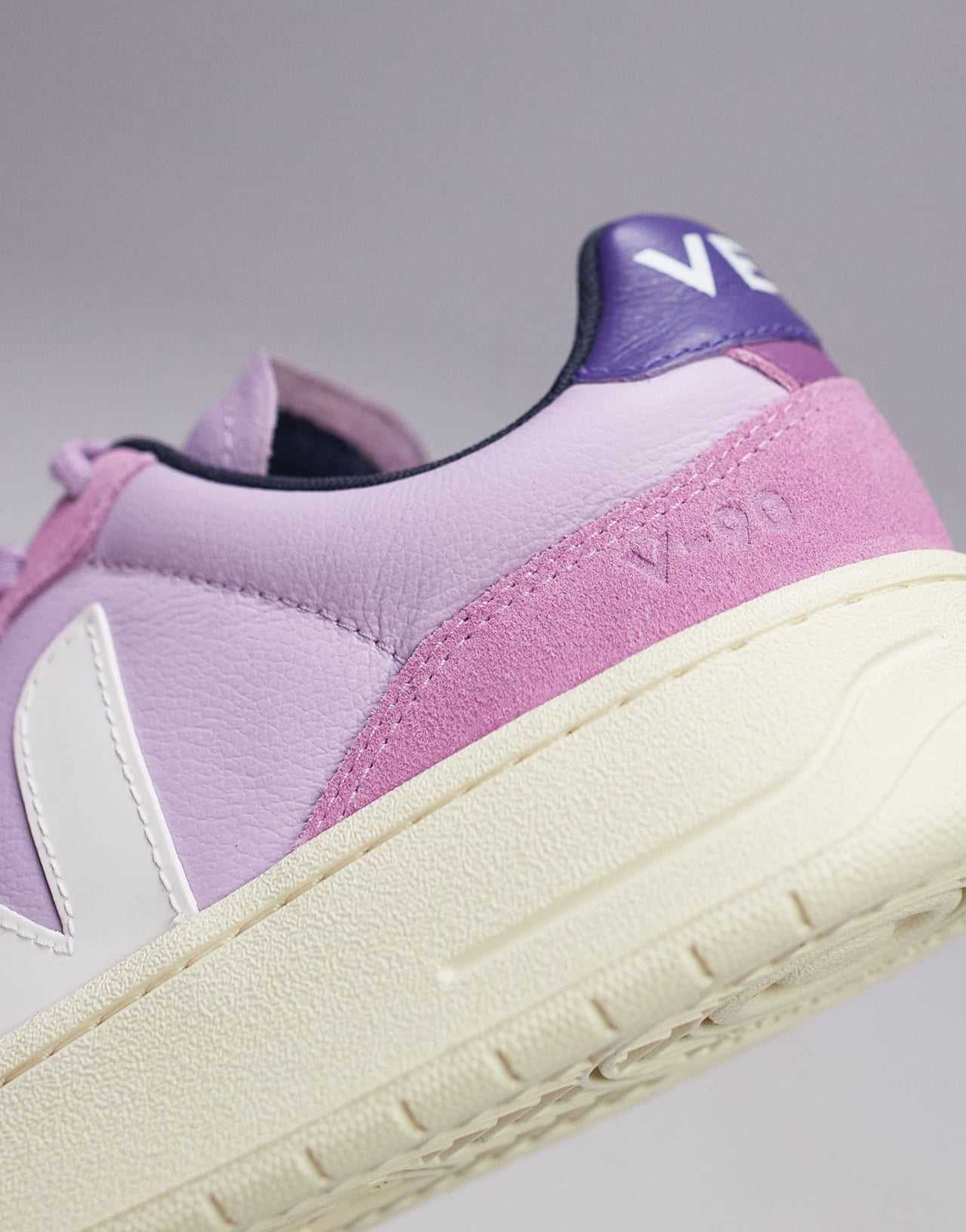 VEJA V - 90 trainer in pink - ASOS Sample Sale