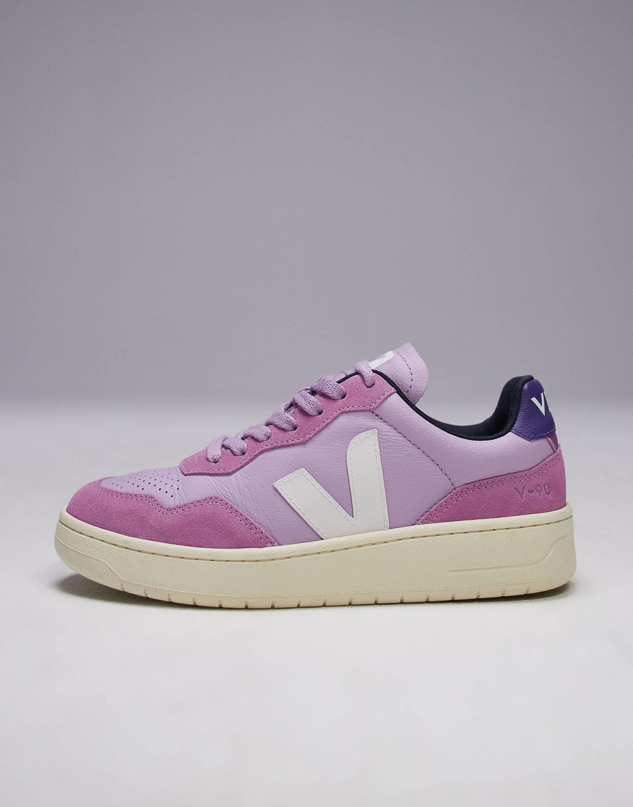 VEJA V - 90 trainer in pink - ASOS Sample Sale