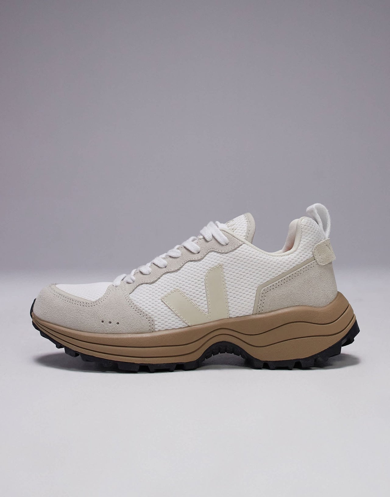 VEJA Venturi II trainer in beige with gum sole - ASOS Sample Sale