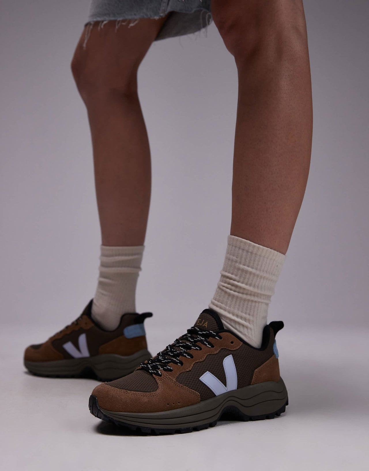 VEJA Venturi II trainer in brown - ASOS Sample Sale