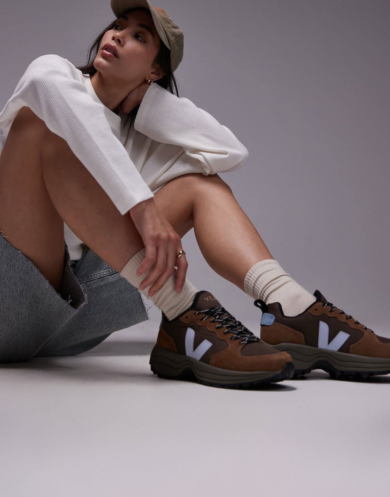 VEJA Venturi II trainer in brown - ASOS Sample Sale