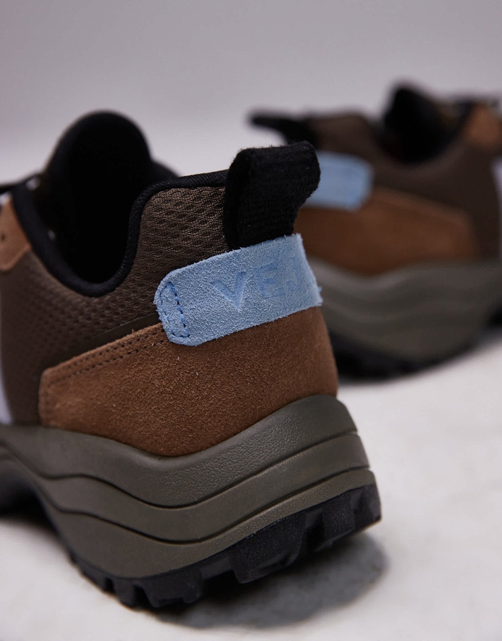 VEJA Venturi II trainer in brown - ASOS Sample Sale