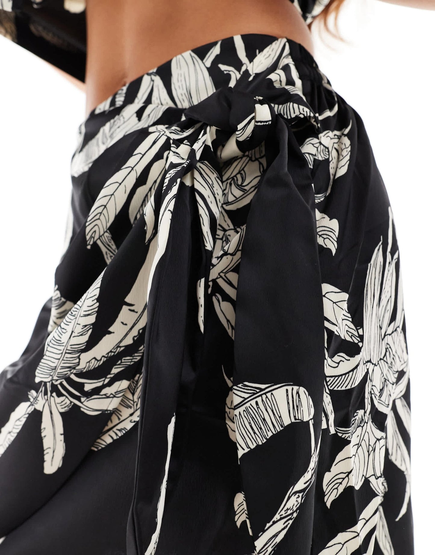 Vero Moda Aware wrap mini skirt co - ord in palm print - ASOS Sample Sale