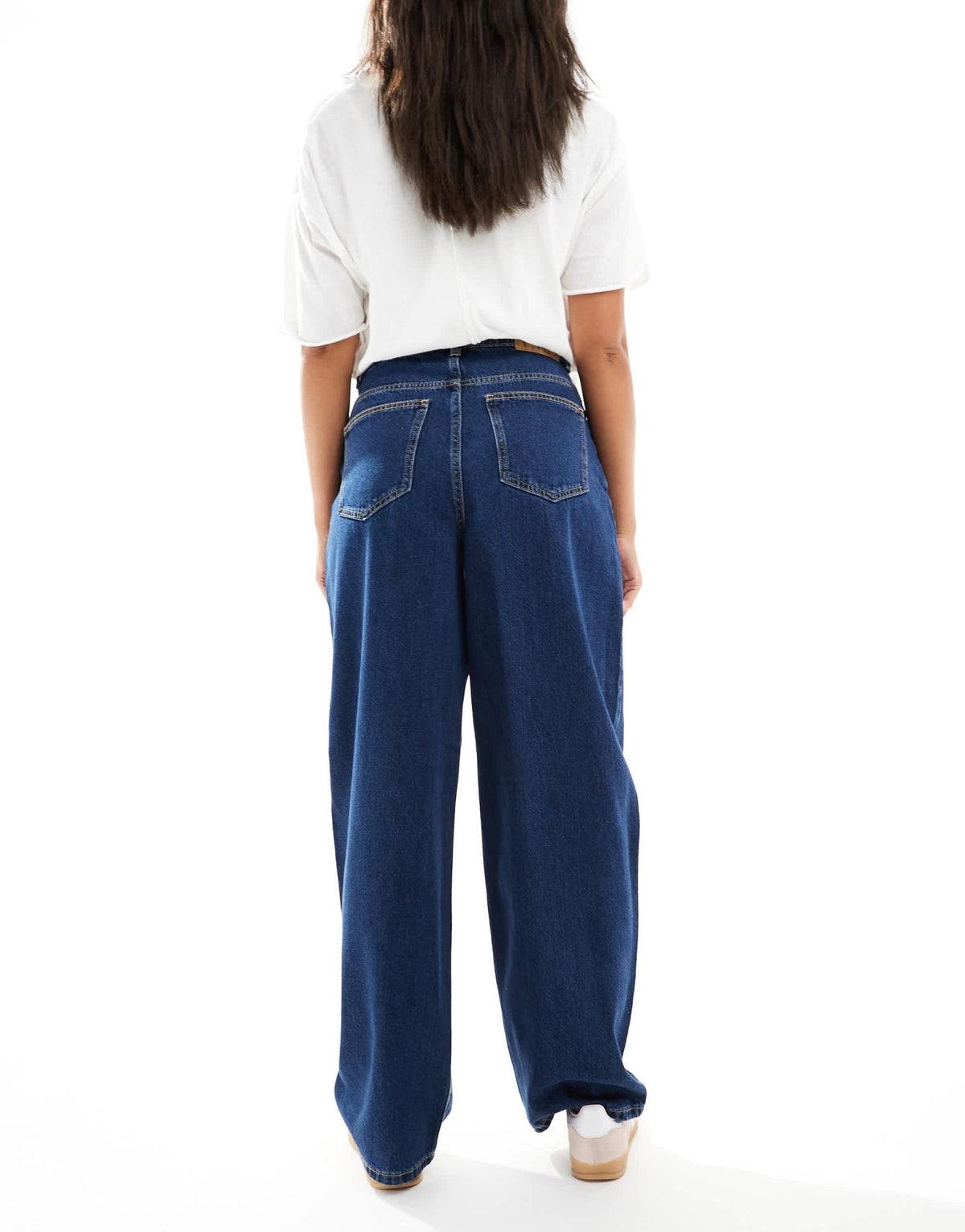 Vero Moda barrel leg jeans in dark blue denim - ASOS Sample Sale