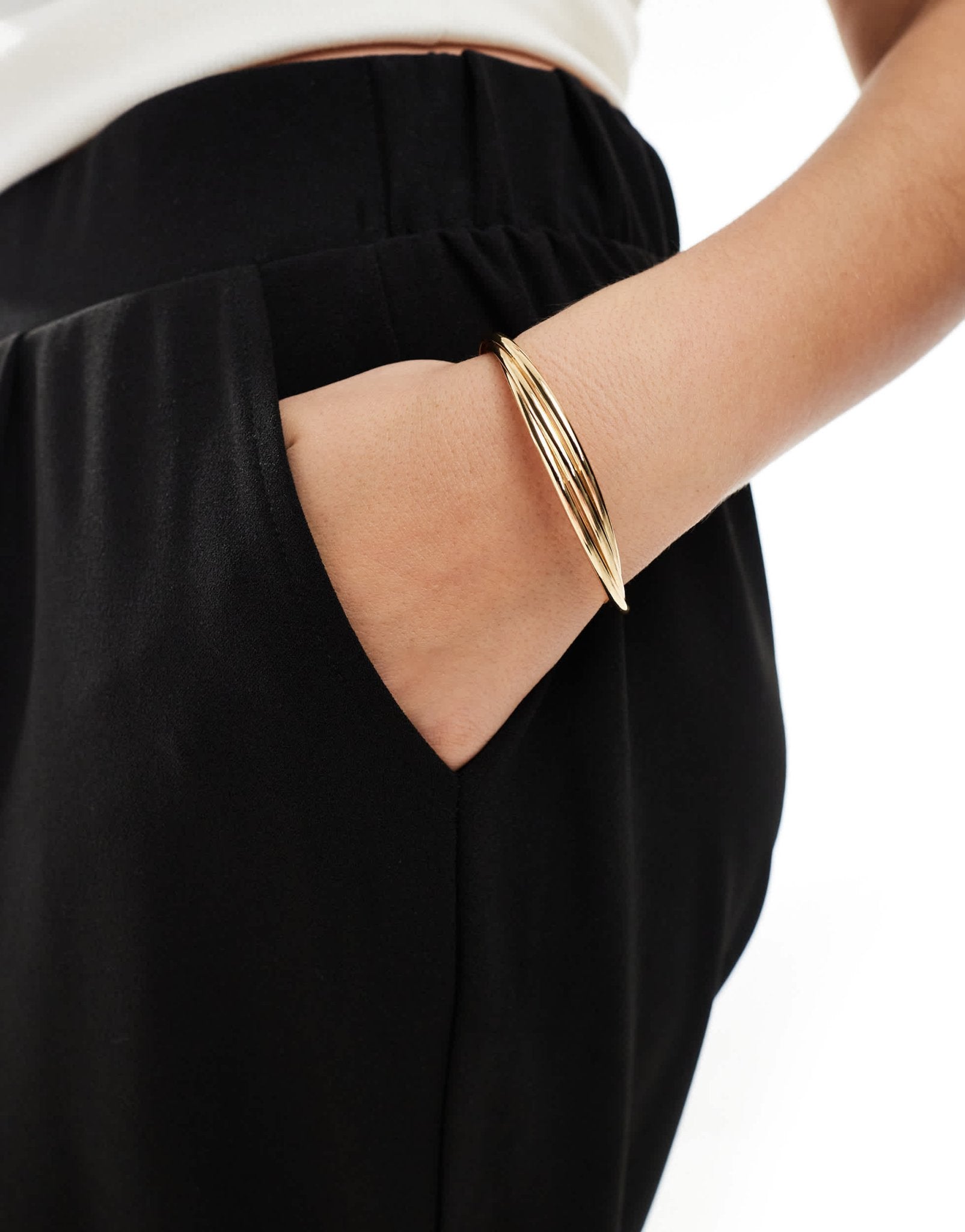 Vero Moda Curve jersey crepe wide leg trousers in black - ASOS Sample Sale