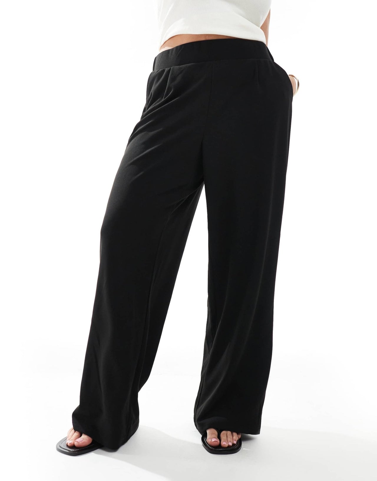 Vero Moda Curve jersey crepe wide leg trousers in black - ASOS Sample Sale