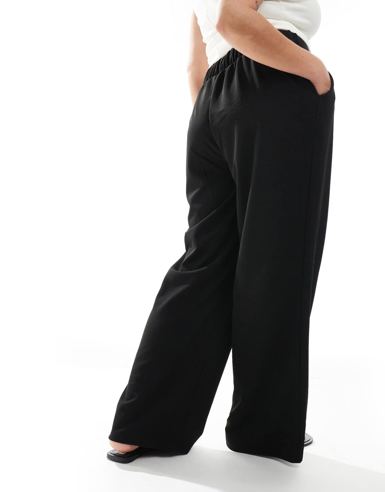 Vero Moda Curve jersey crepe wide leg trousers in black - ASOS Sample Sale