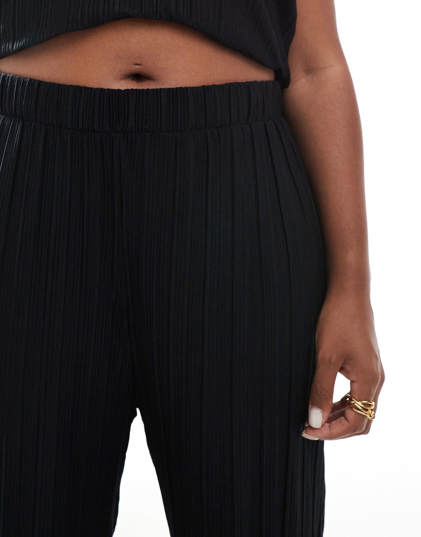 Vero Moda Curve plisse trouser co-ord in black - ASOS Sample Sale