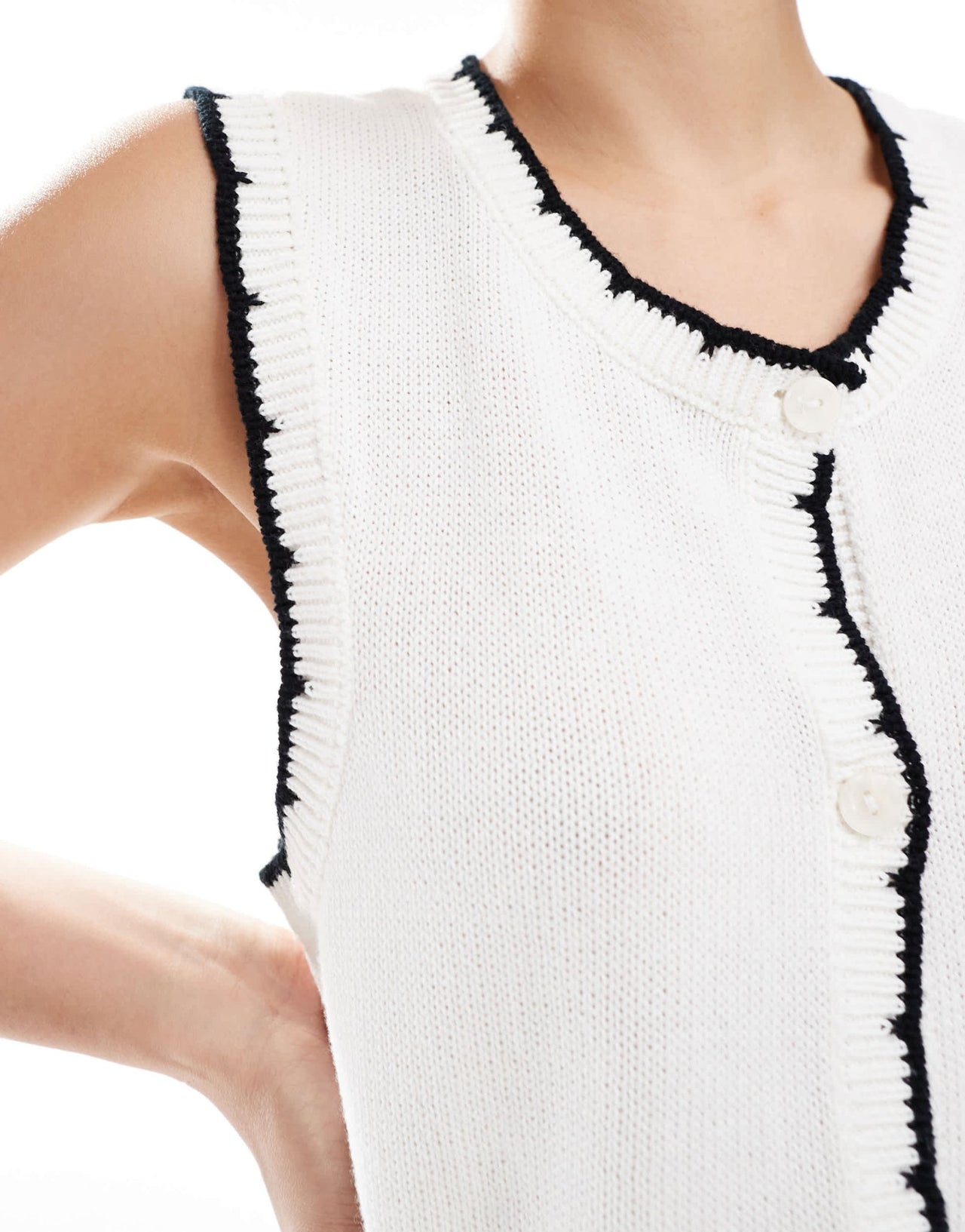 Vero Moda knitted constrast scallop edge stitch waistcoat co - ord in white - ASOS Sample Sale