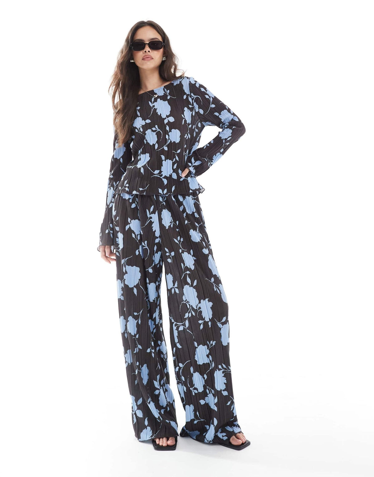 Vero Moda long sleeve plisse top co-ord in chocolate and blue floral print - ASOS Sample Sale