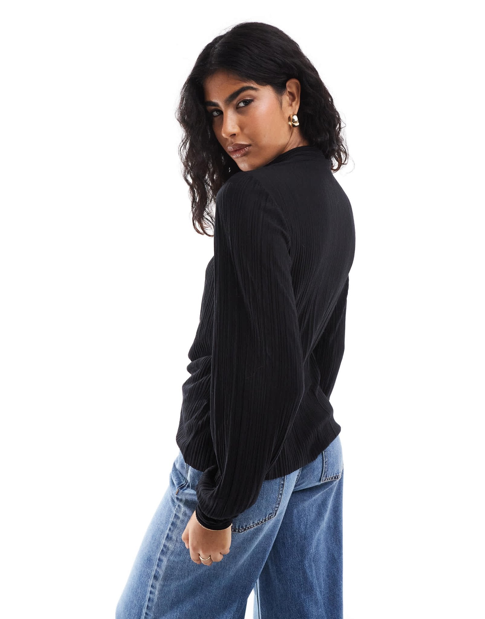 Vero Moda long sleeved plisse top in black - ASOS Sample Sale