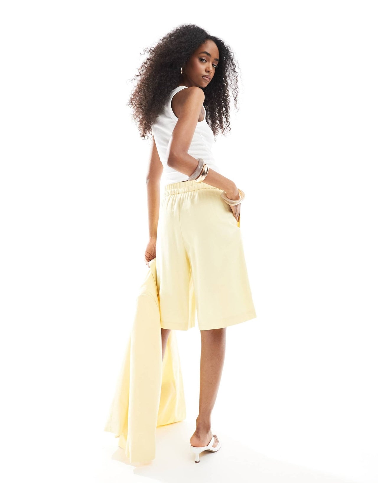 Vero Moda mix and match longline tailored shorts co-ord in pale banana - ASOS Sample Sale