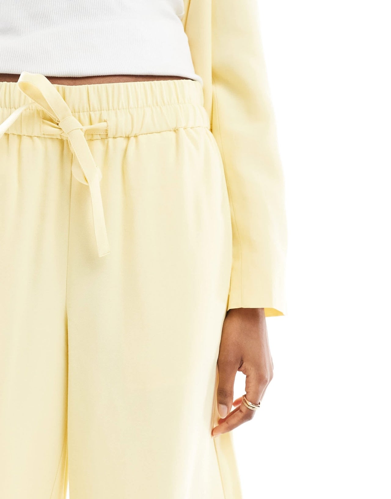 Vero Moda mix and match longline tailored shorts co-ord in pale banana - ASOS Sample Sale