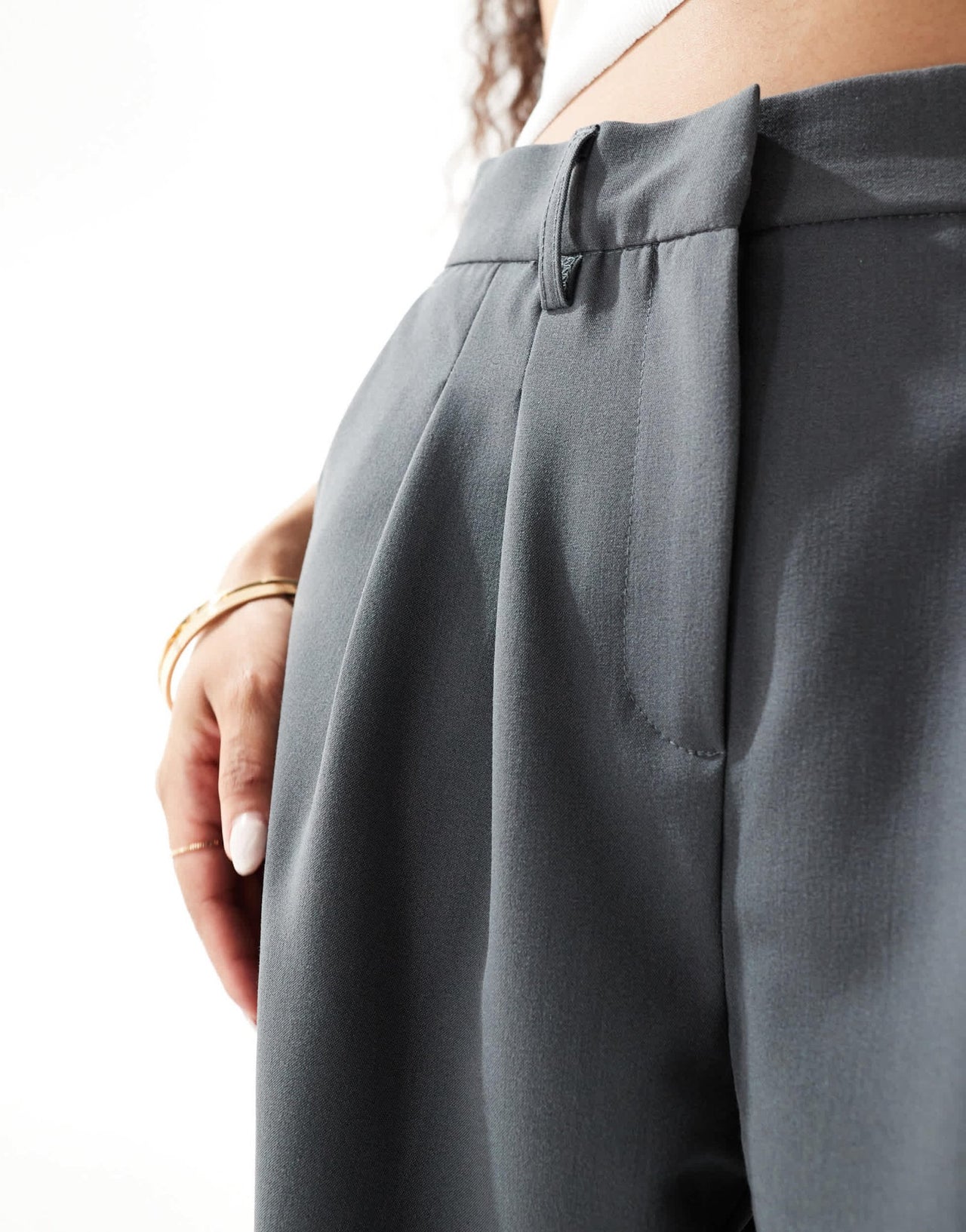 Vero Moda Petite wide leg dad trousers in grey - ASOS Sample Sale